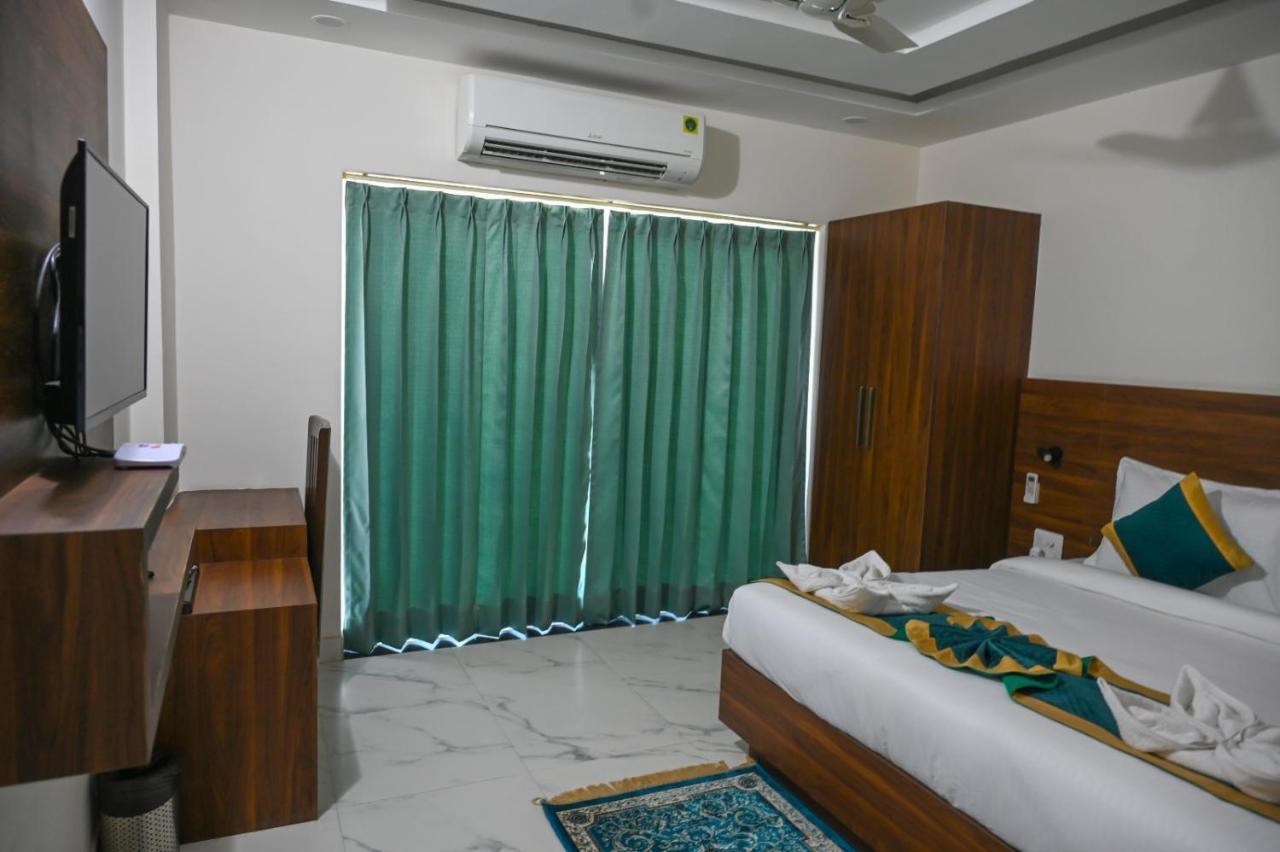 Hotel 7 Heaven Dehradun Exterior foto